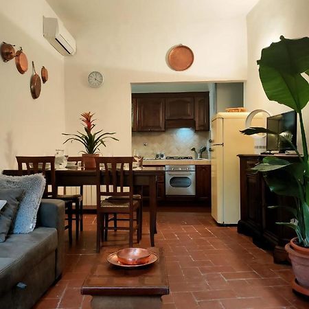 Overlooking'S Duomo Apartment In Mercato Centrale Florence Extérieur photo